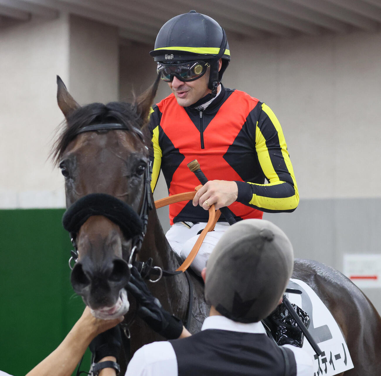 新潟4R、2歳新馬戦を制したチェスティーノとクリストフ・ルメール騎手（撮影・丹羽敏通）