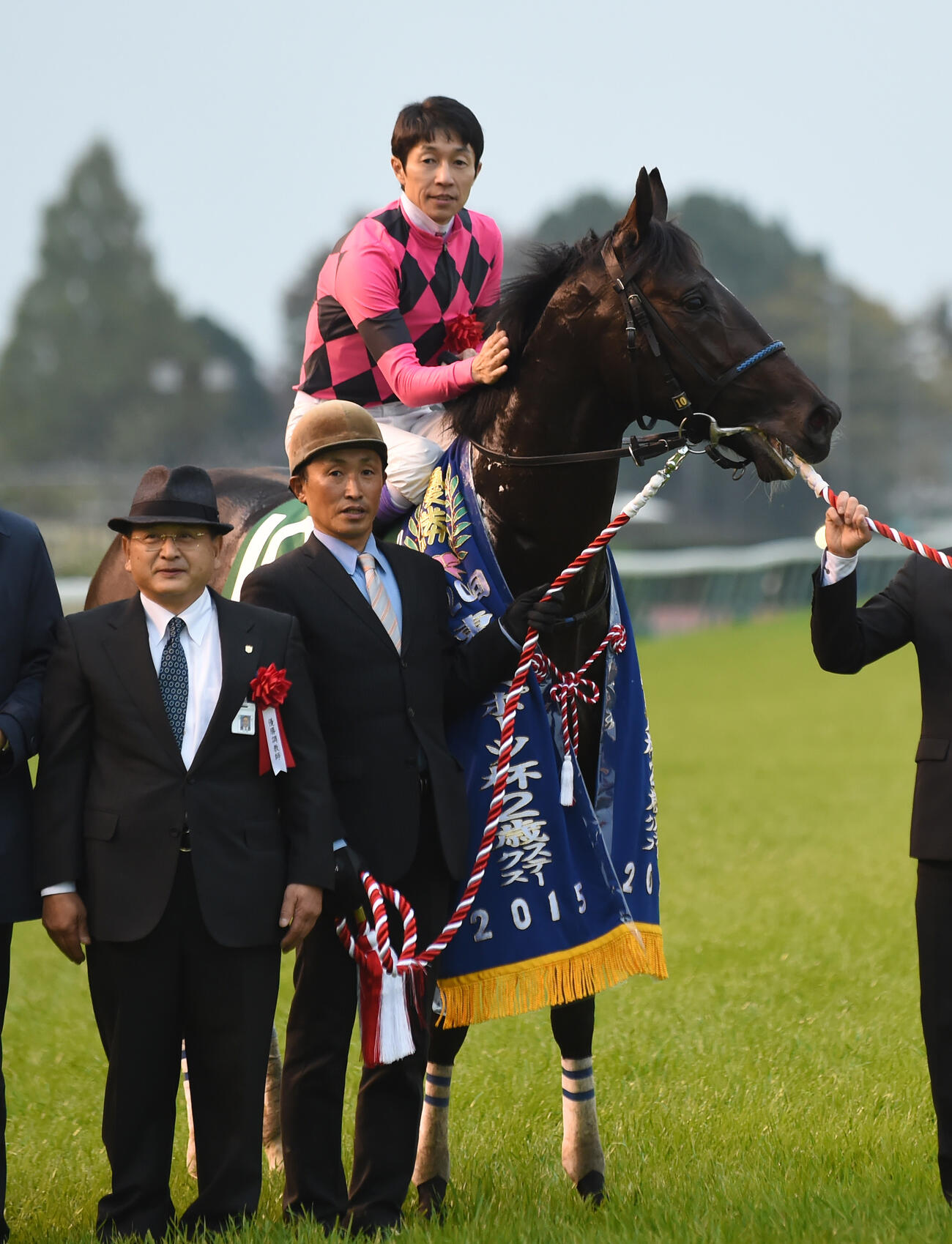 2015年11月、東京スポーツ杯2歳Sを制したスマートオーディンと武豊騎手