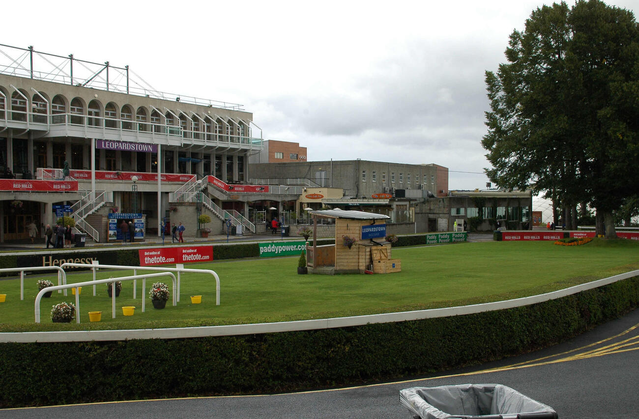 愛チャンピオンSが行われるアイルランドのレパーズタウン競馬場