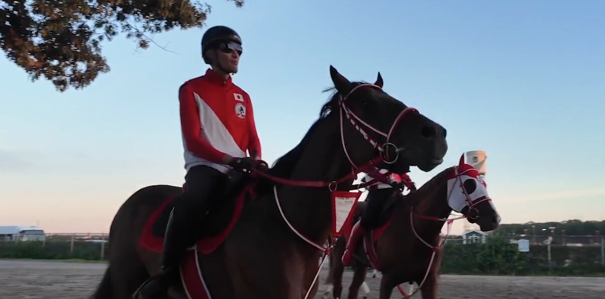 ベルモントパーク競馬場で調整するフォーエバーヤング（＠NYRA）