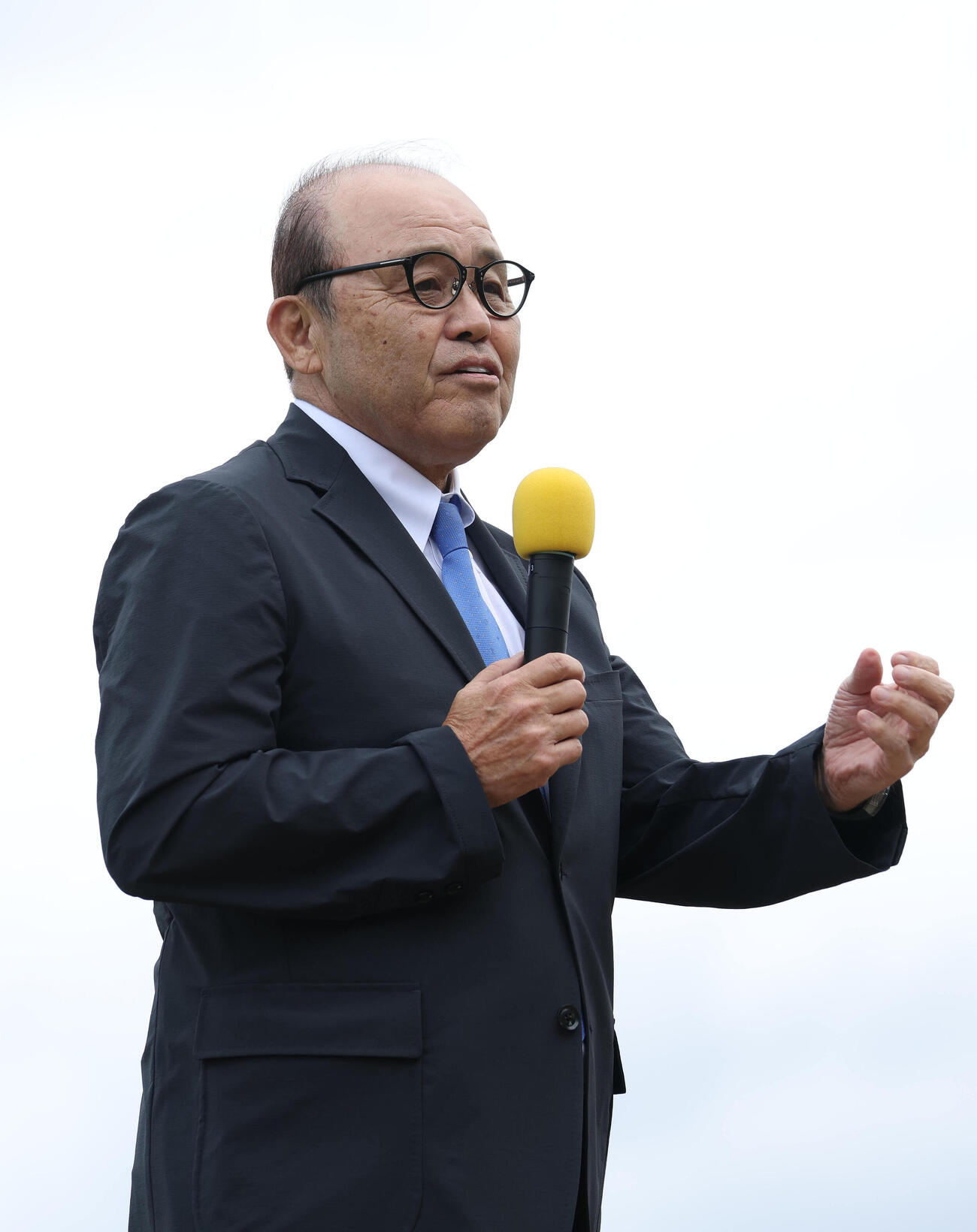 昼休みに行われたトークショーに参加する岡田彰布オーナー付顧問（撮影・白石智彦）