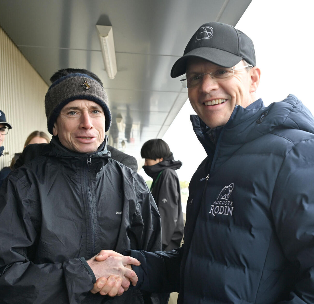 ライアン・ムーア騎手（左）とエイダン・オブライエン調教師（2024年11月撮影）