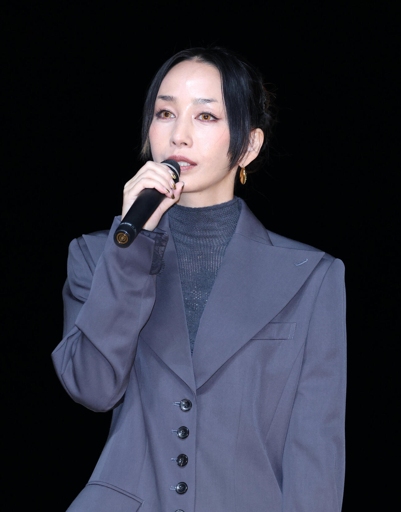 ミニトークショーに臨む中島美嘉（撮影・鈴木正人）
