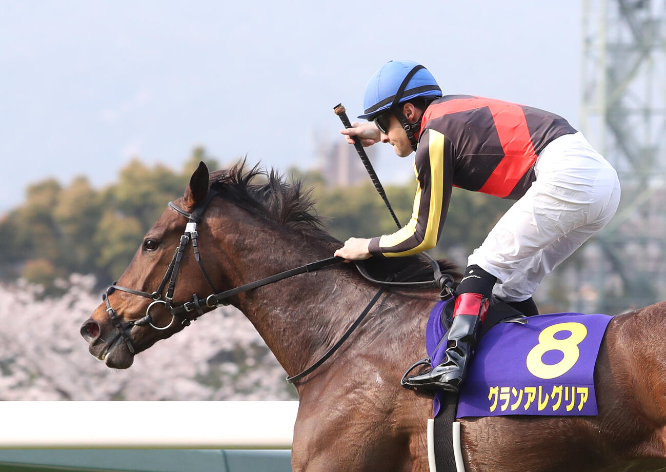 19年桜花賞を制したグランアレグリアとルメール騎手