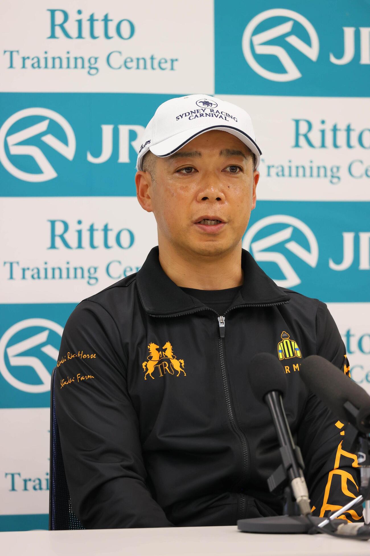 高野友和調教師（2024年5月1日撮影）