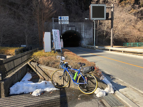 甲武トンネルの山梨側