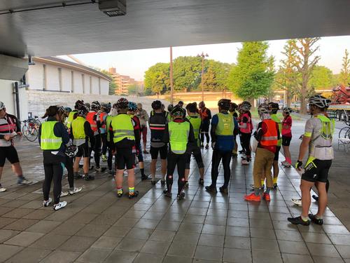 スタート地点の駒沢公園でブリーフィング