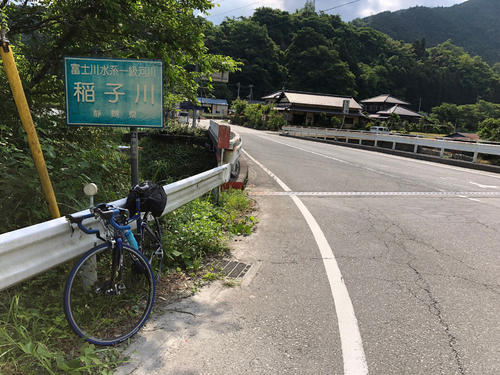 午後３時７分、稲子駅前