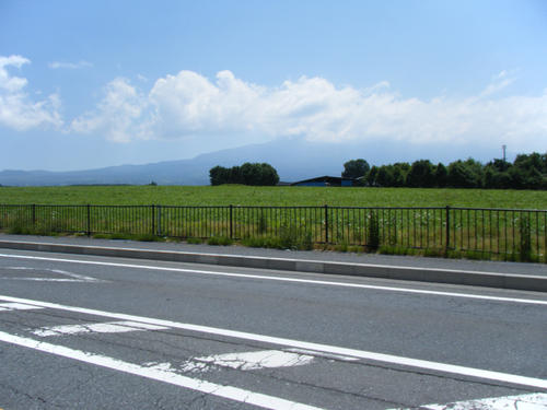 午前１０時１９分、富士山は雲の中