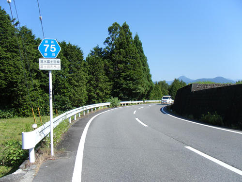 午前８時２０分、県道７５号の上り