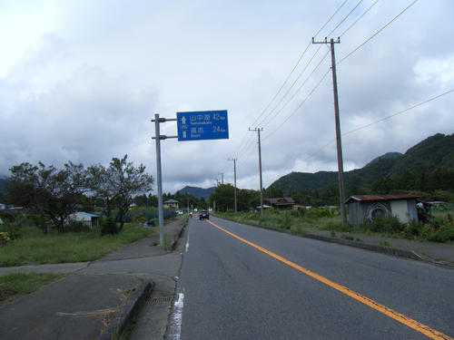 のどかな風景の道志みち