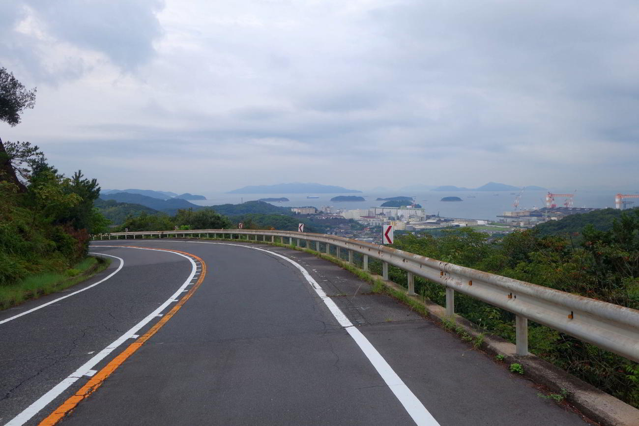 瀬戸内を臨みながら上る鷲羽山スカイライン
