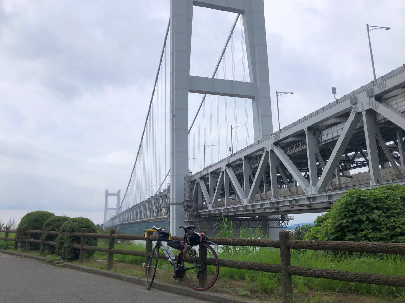 瀬戸大橋のたもと