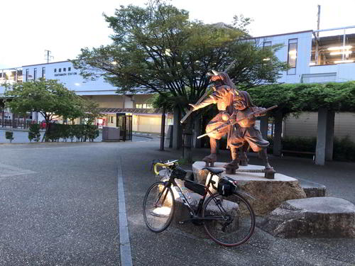 茶屋町駅前