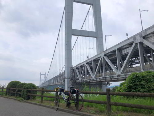 瀬戸大橋のたもと
