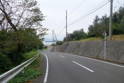 オリーブ園からの海へ向かう下り