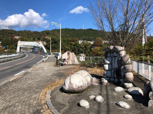 「記憶容量－水より、台地より」