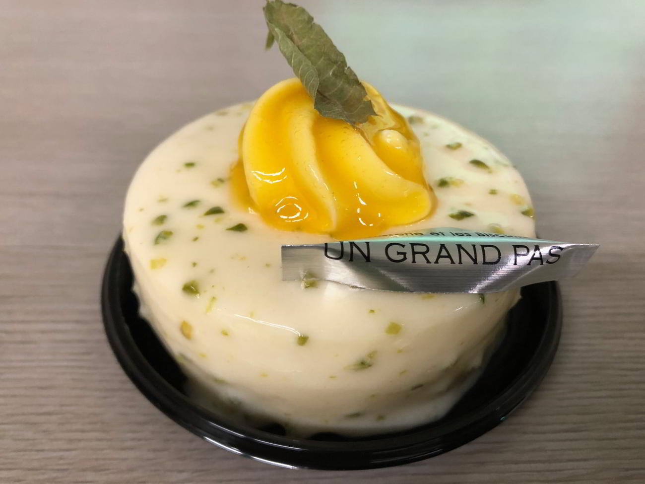 「ランドヌール」という名のケーキが振る舞われた