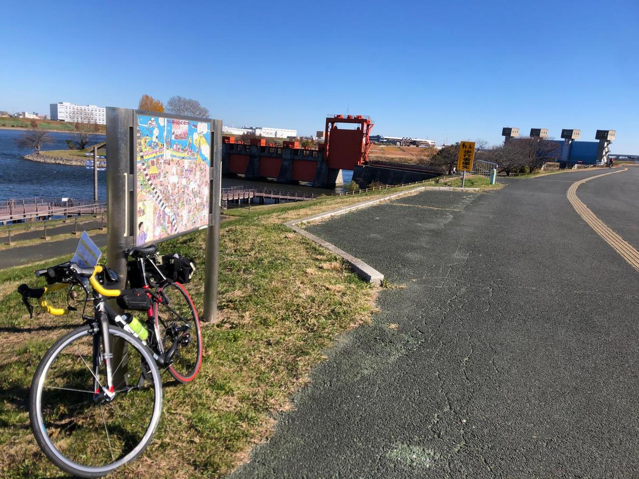午前11時47分　荒川サイクリングロード岩淵水門付近