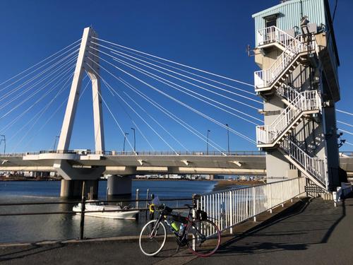 午前8時39分　羽田第2水門。後方は大師橋