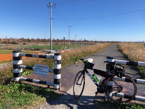 午後1時2分　荒川サイクリングロード志木付近の羽根倉橋手前の出口