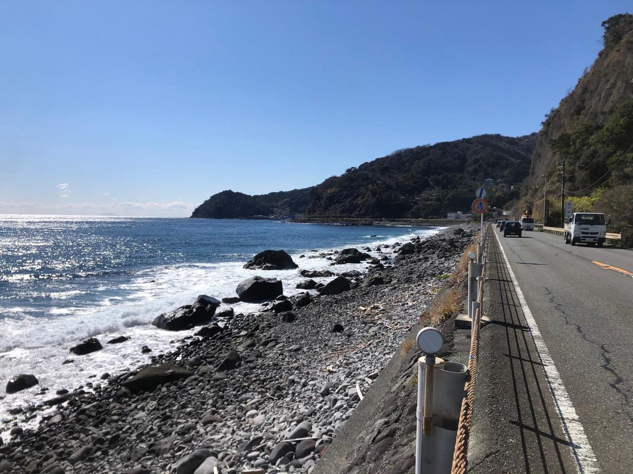 午前11時15分　伊豆大川付近の国道135号
