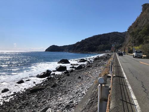 午前11時15分　伊豆大川付近の国道135号