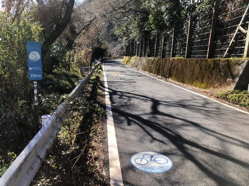 午前10時1分　汐吹公園の先にある「太平洋岸自転車道」の標識