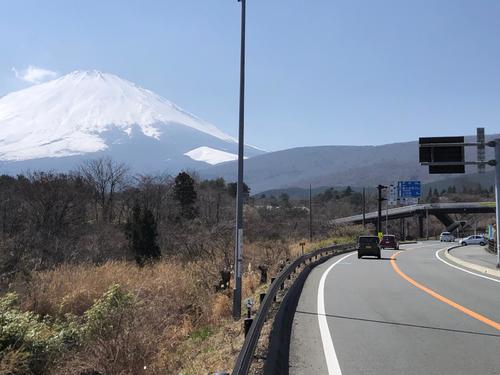 午後2時8分 道の駅すばしり近くからの富士山