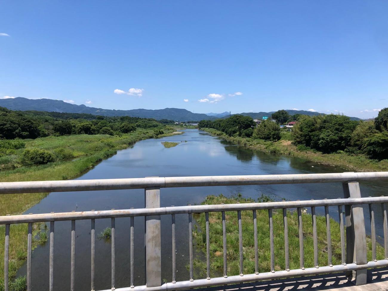 4日午前11時15分　88キロ地点、荒川を渡る（埼玉・深谷市）