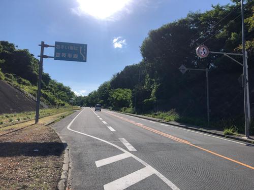 4日午後3時51分　168キロ地点、登坂車線現る（群馬・みなかみ町）