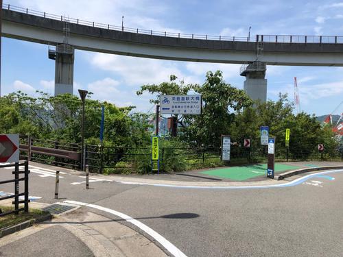 四国側の来島海峡大橋入口