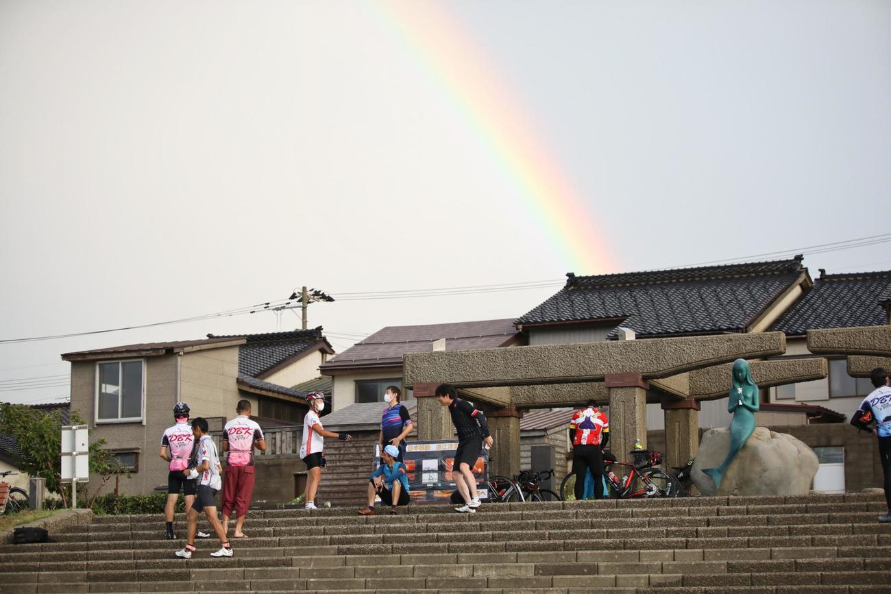 雨が上がり虹もかかった