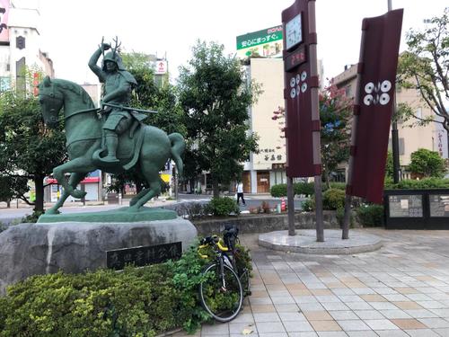 上田駅前の真田幸村像