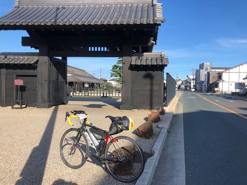 13日午後3時55分、静岡・新居関所