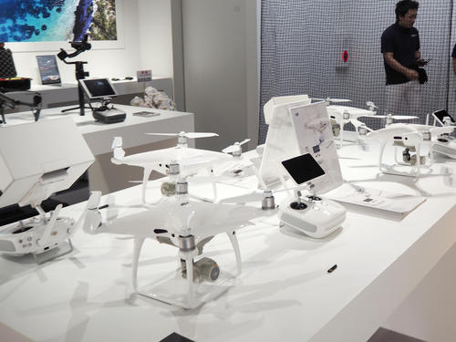 セキド虎ノ門店に展示されているドローンです
