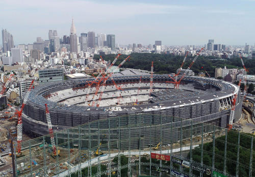 建設中の新国立競技場を約１００メートル上空からドローンで撮影