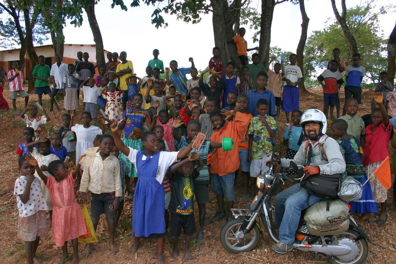 電動バイク世界一周。2006年マラウイにて