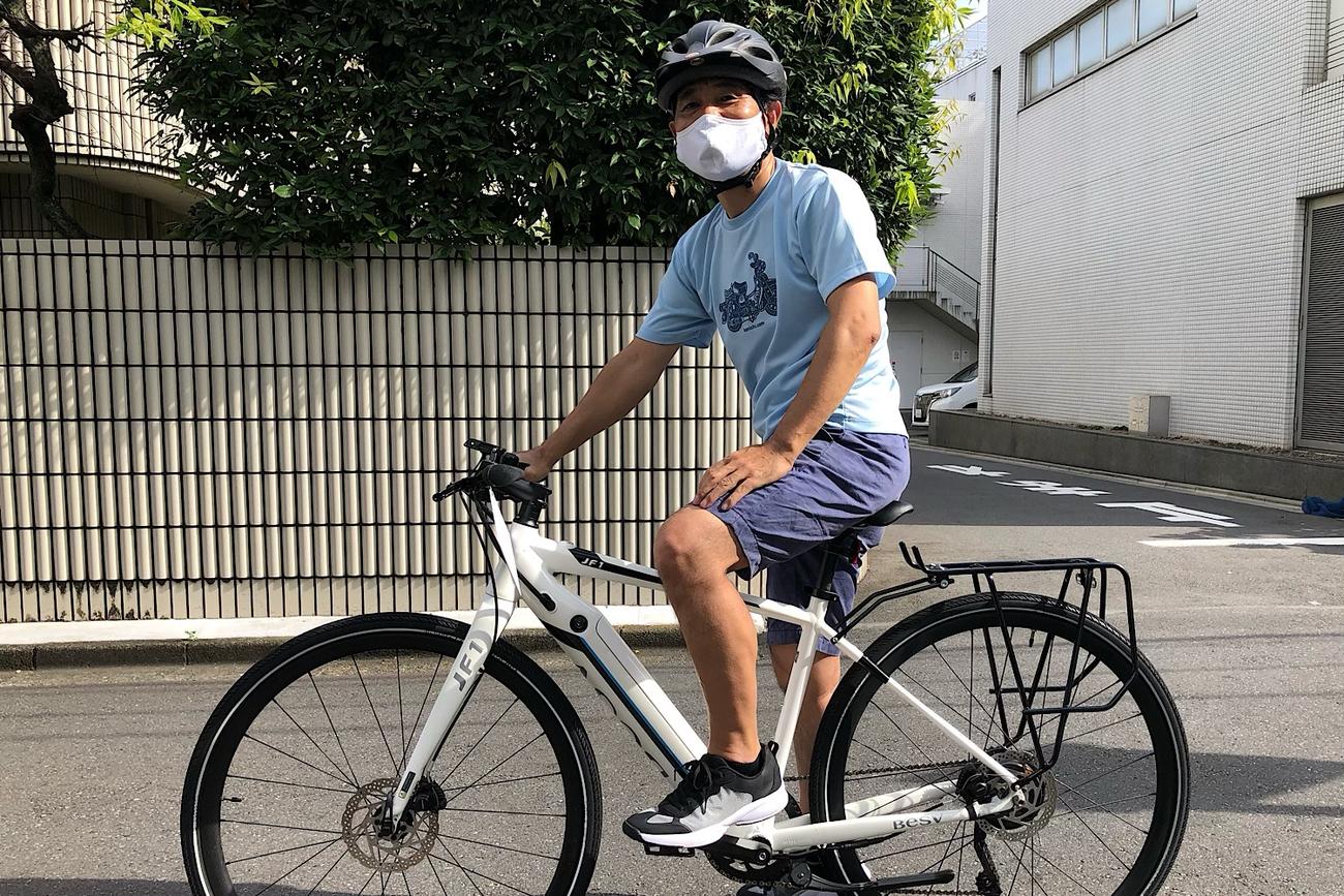 興奮気味に跨った最初のE-Bike。BESVのJF1