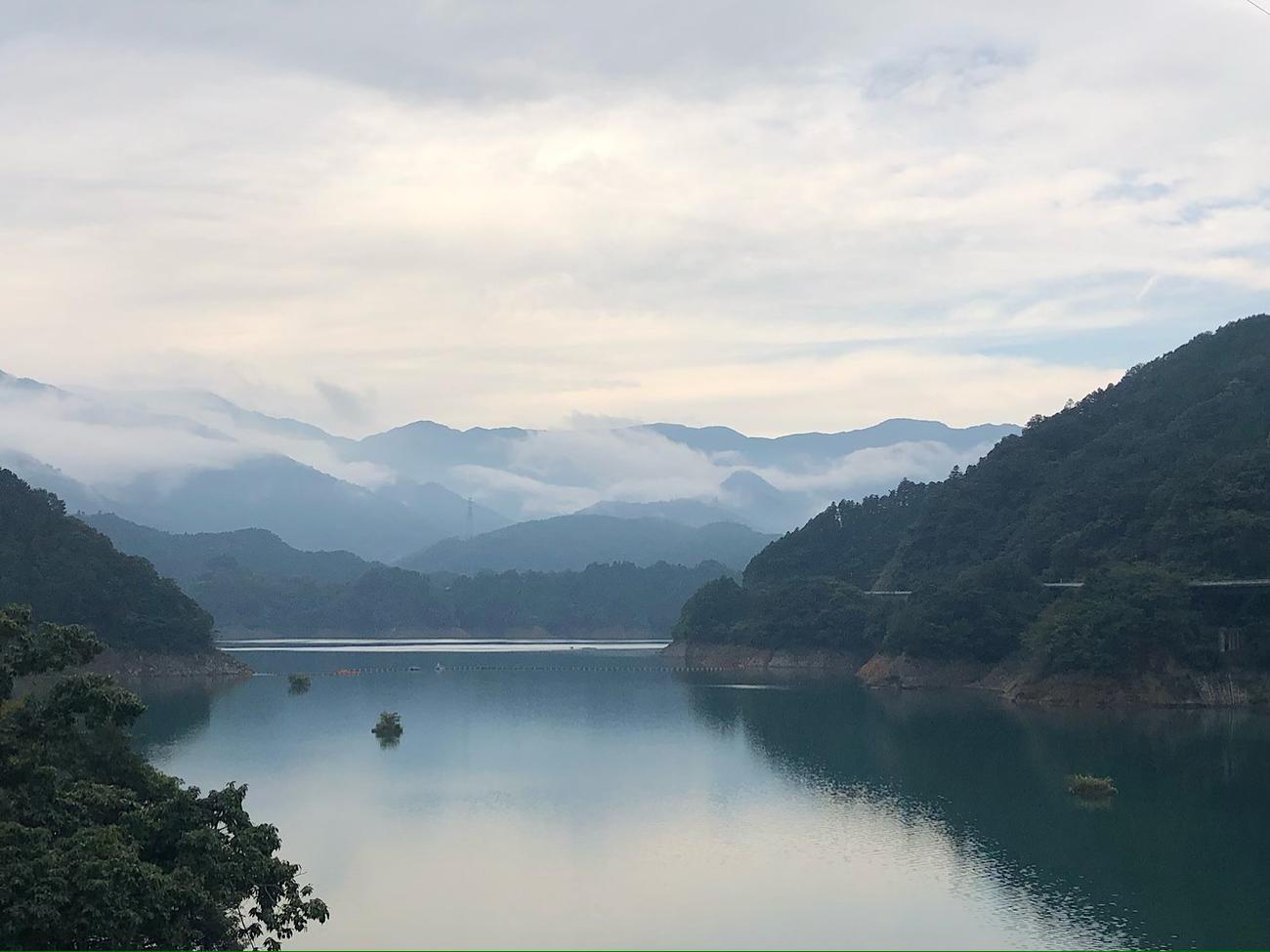 宮ケ瀬ダムによってできた宮ケ瀬湖