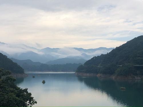 宮ケ瀬ダムによってできた宮ケ瀬湖