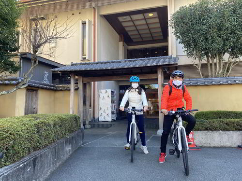 初めてふたりでE-Bikeに乗って走りだす瞬間