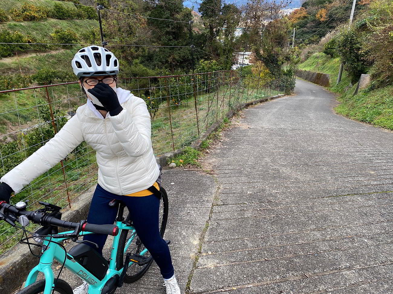 急勾配の上り坂が続くとさすがに呼吸が荒くなる