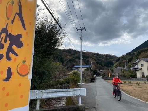 伊豆長岡の田舎道をE-Bikeで走る