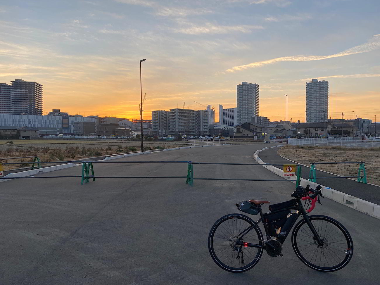 家を出て1時間、ようやく空が明るくなってきた