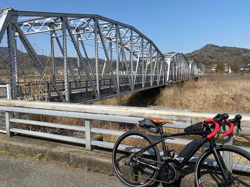 中津川に架かる平山橋は国の登録有形文化財