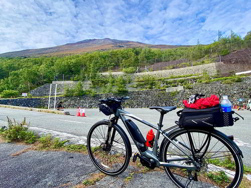 富士山の頂上が手を延ばせば届きそうな場所に見える