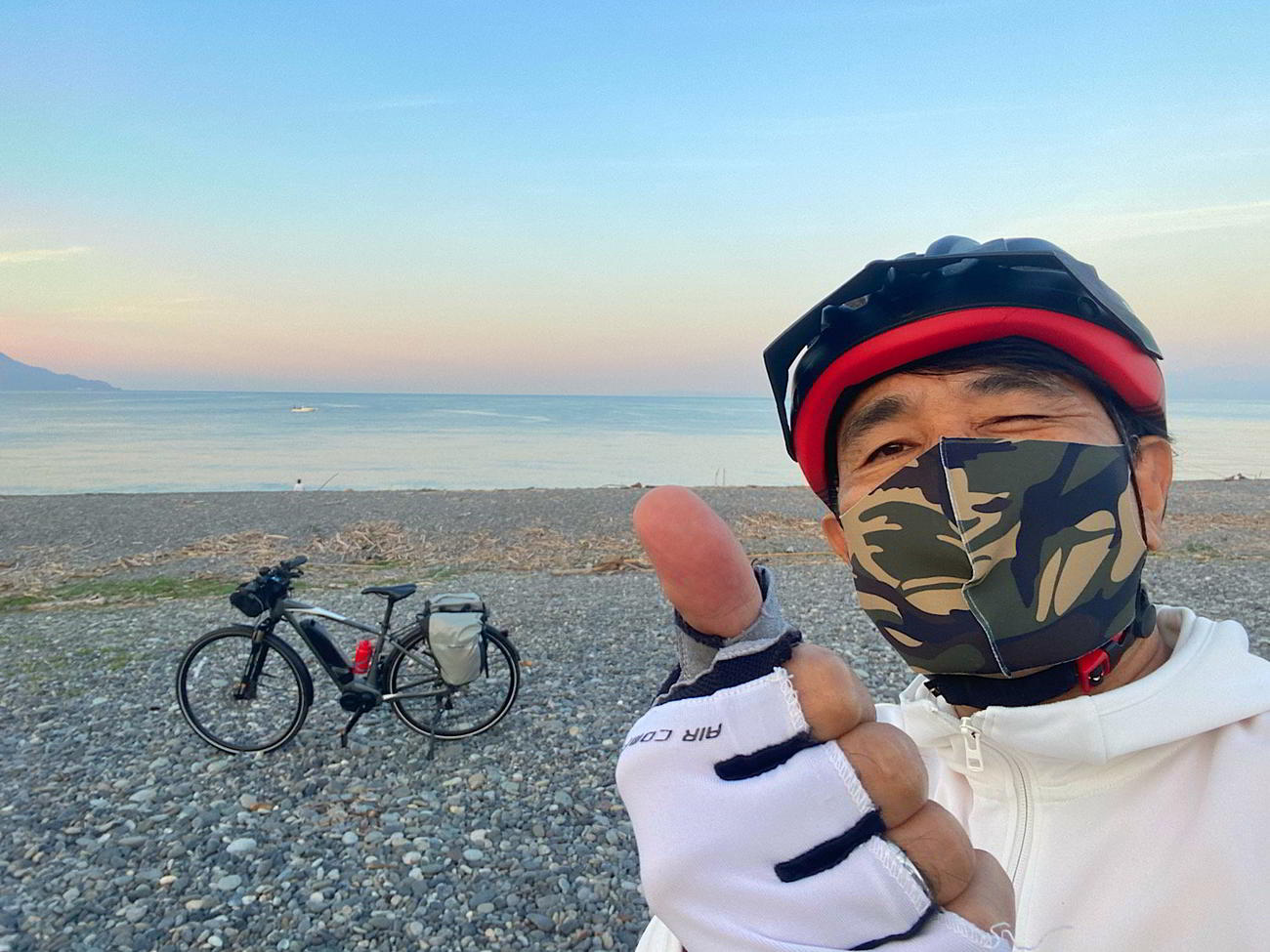 ここ海抜0mから、富士山五合目2400mを目指す