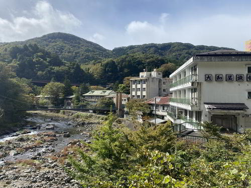 「日塩もみじライン」の北側の入口は塩原温泉