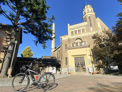 片倉館を知らない人は、ここが温泉入浴施設だとは思わないだろう